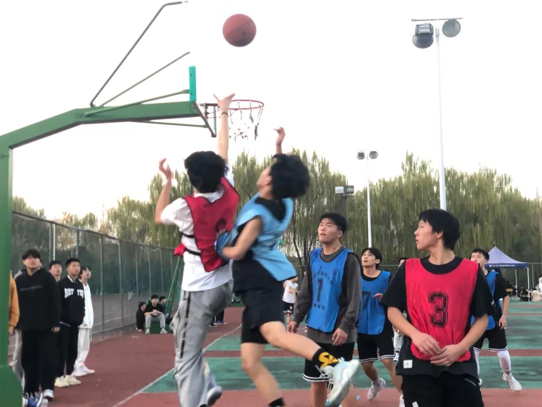 學(xué)?；顒?dòng)